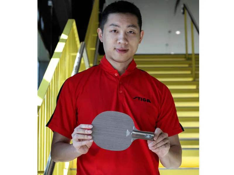 STIGA-Dynasty-Carbon-con-Xu-Xin